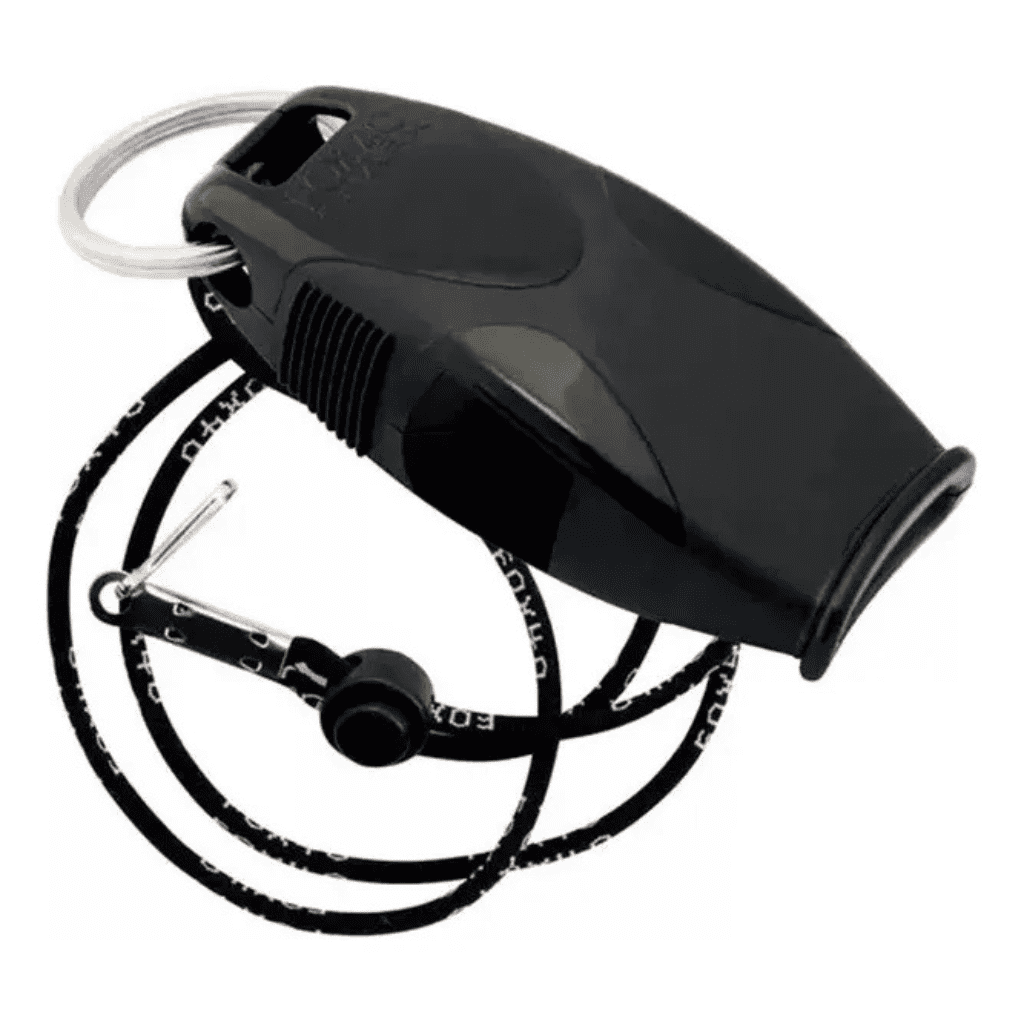 "Apito profissional preto sem bolinha Fox 40 Sharx com argola de metal e cordão preto estampado, posicionado acima de sua cartela de embalagem original."